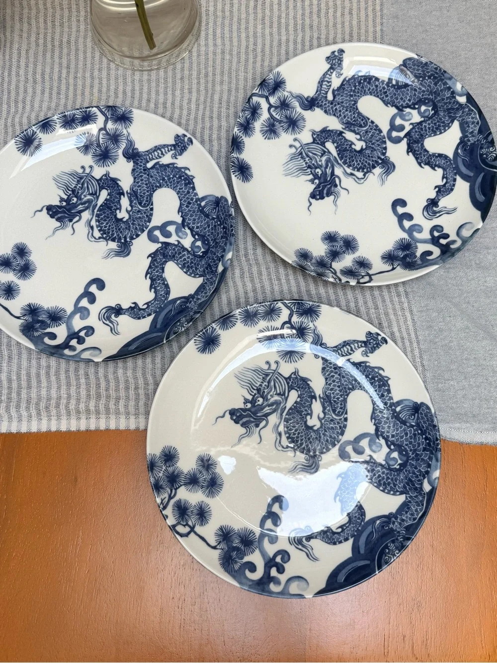 Rare! Williams Sonoma Seoul Korean 9” Blue & White Asian Dragon Salad Plates